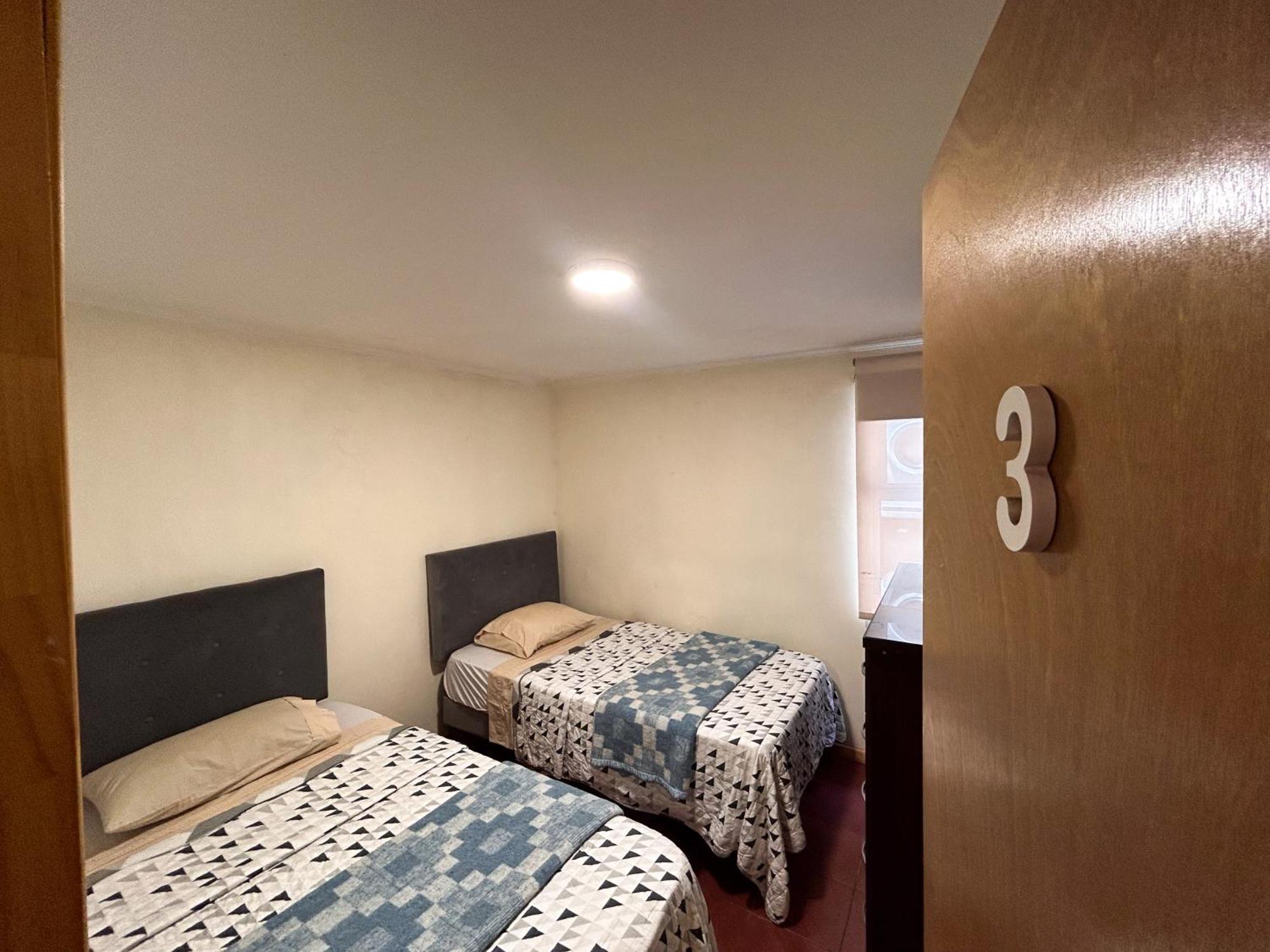 Chez Humbert Hostel Santiago Ngoại thất bức ảnh
