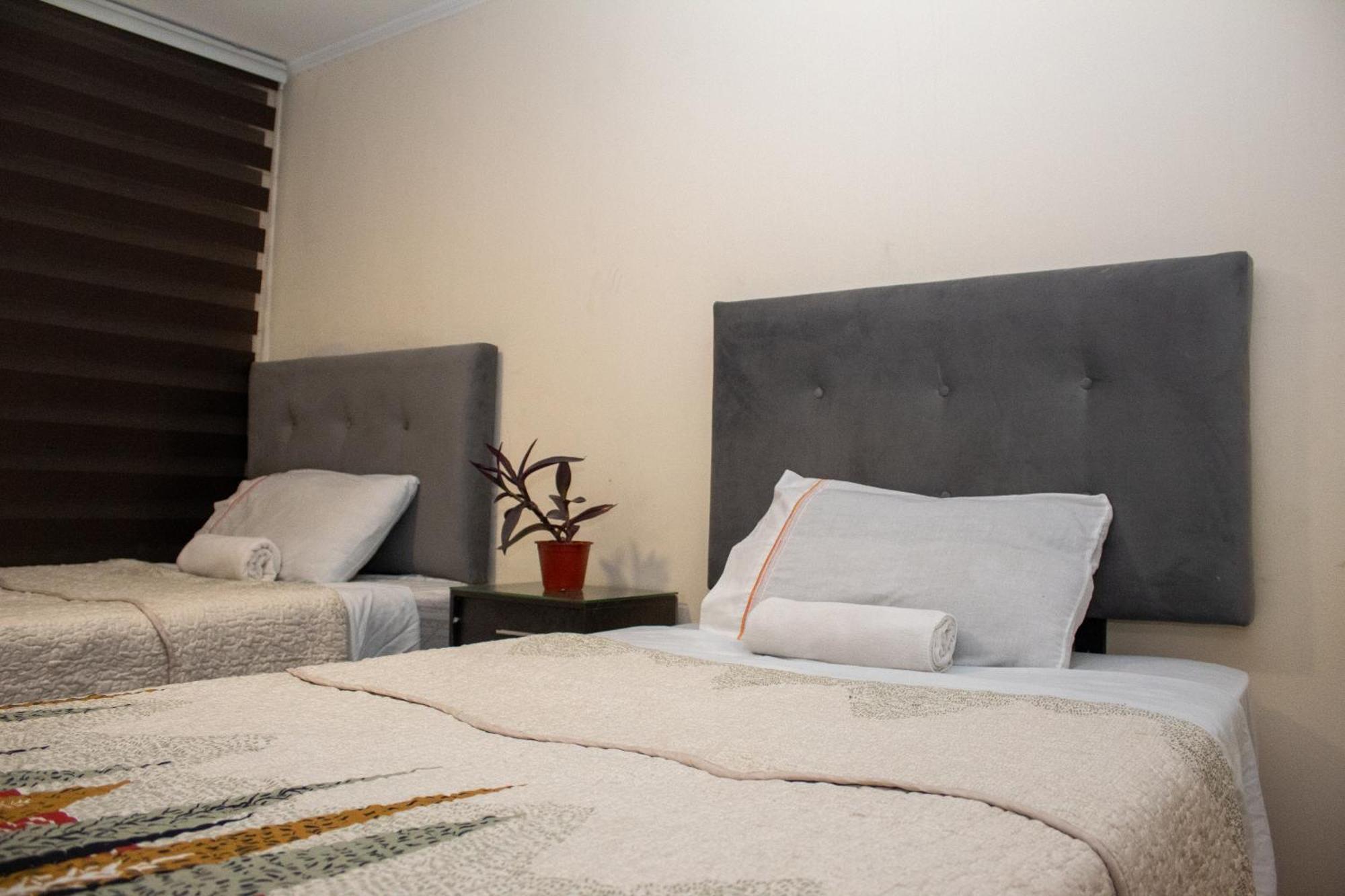 Chez Humbert Hostel Santiago Ngoại thất bức ảnh